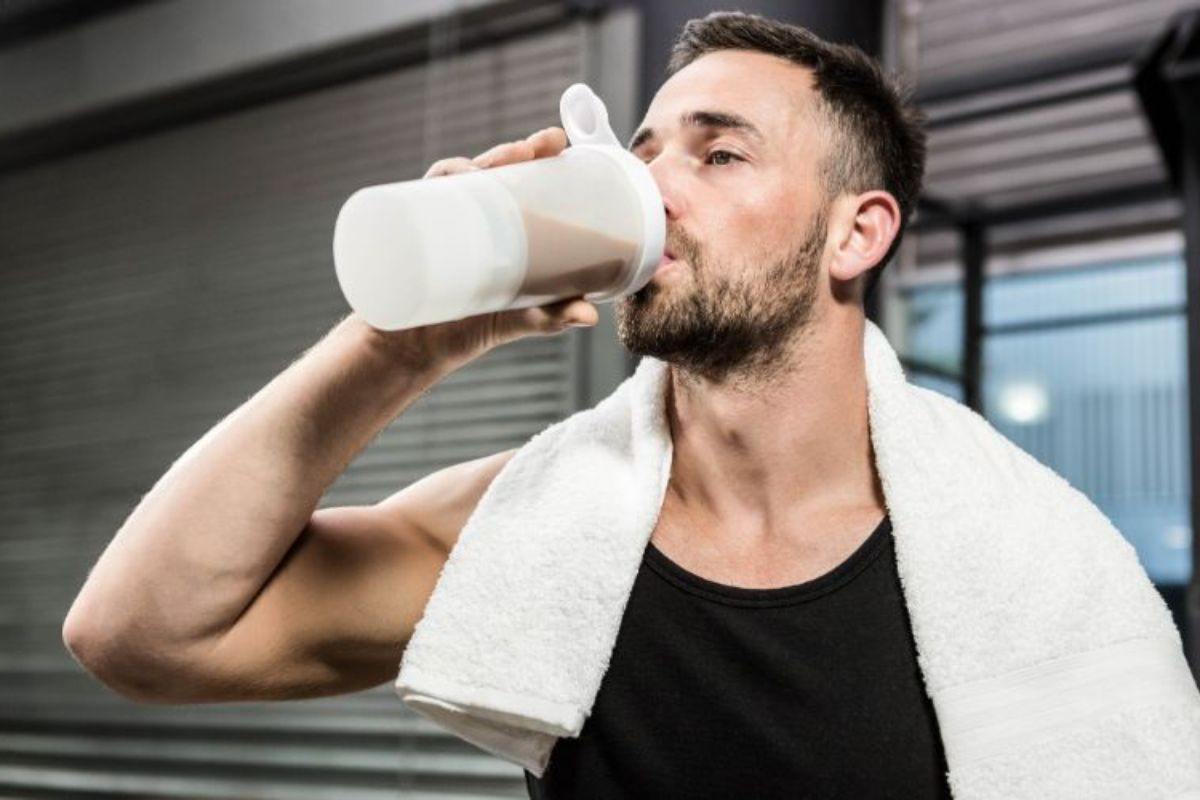 npl-supplements-man-with-gym-shake-min